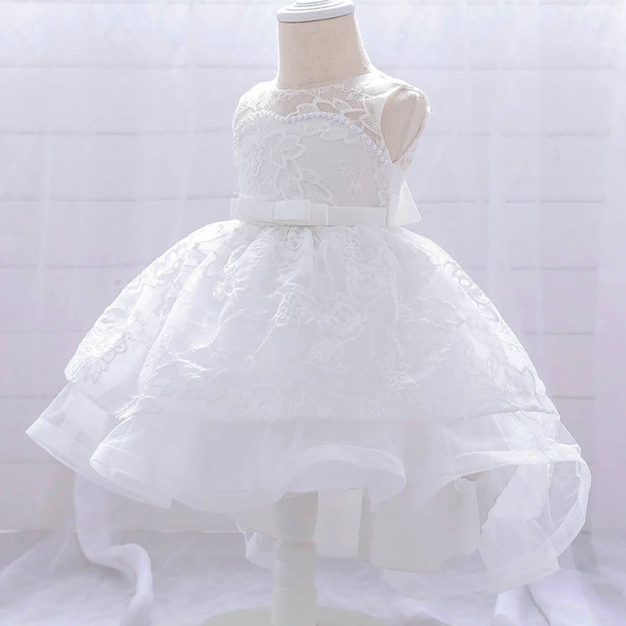 Elegant White Sleeveless Princess Dress for Girls