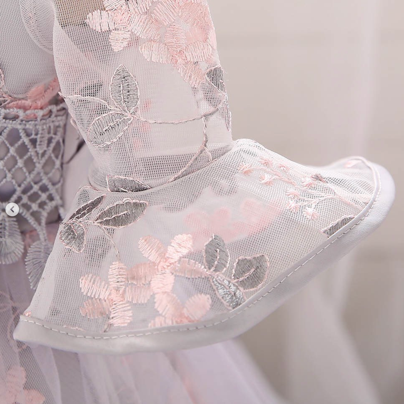 Elegant Grey Princess Dress with Pink Flowers for Girls